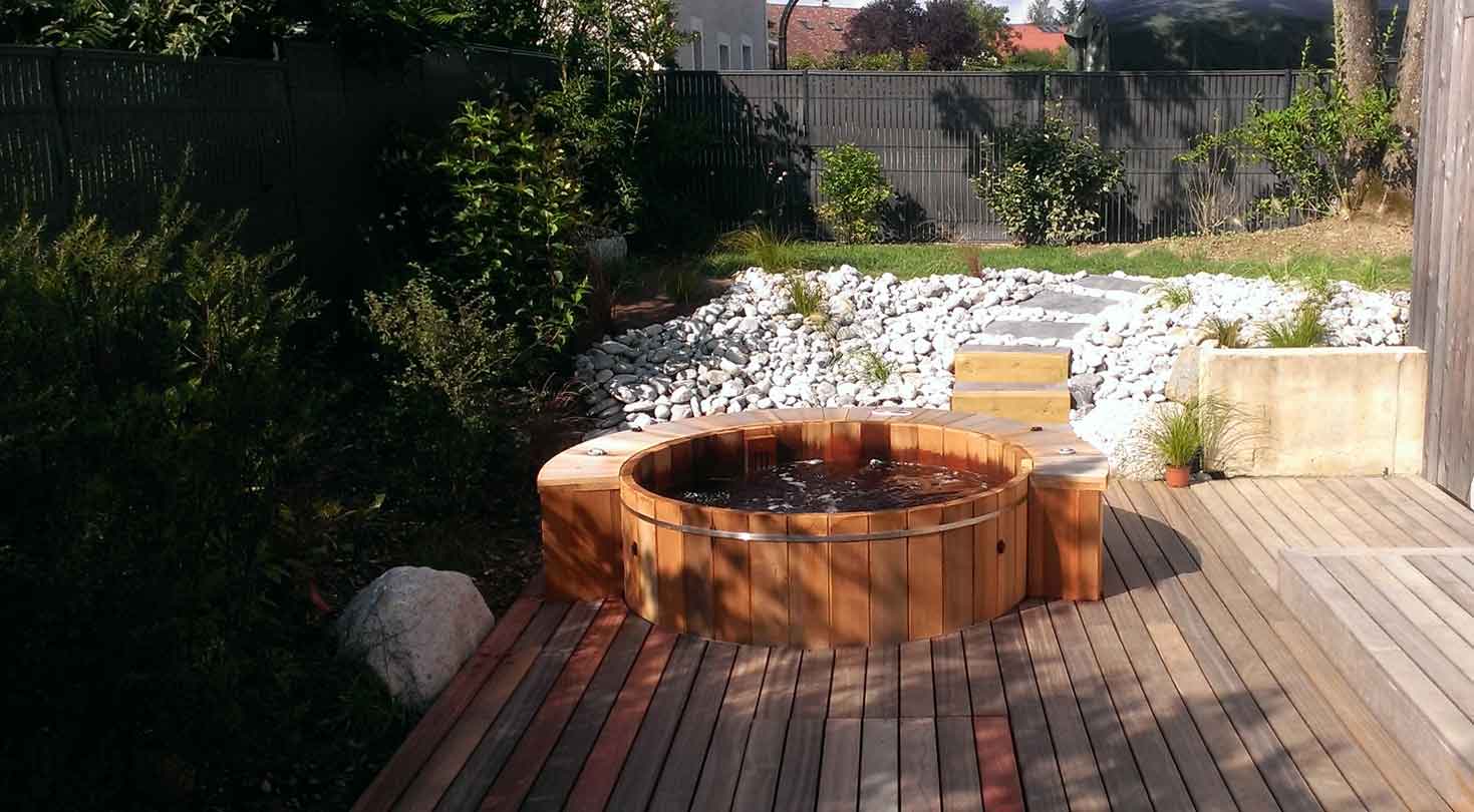Spa extérieur en bois de cèdre massif à Annecy ~ Bois Haute Savoie Spa extérieur en bois de cèdre massif à Annecy ~ Bois Haute Savoie
